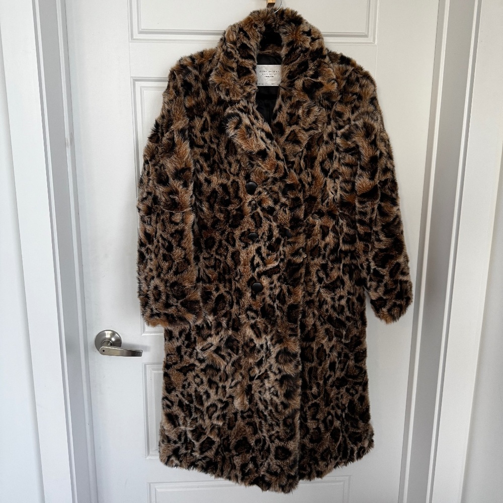 Zara Woman Leopard Faux Fur - Small